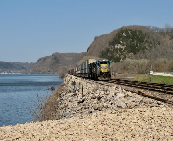 Rail line on the Mississippi